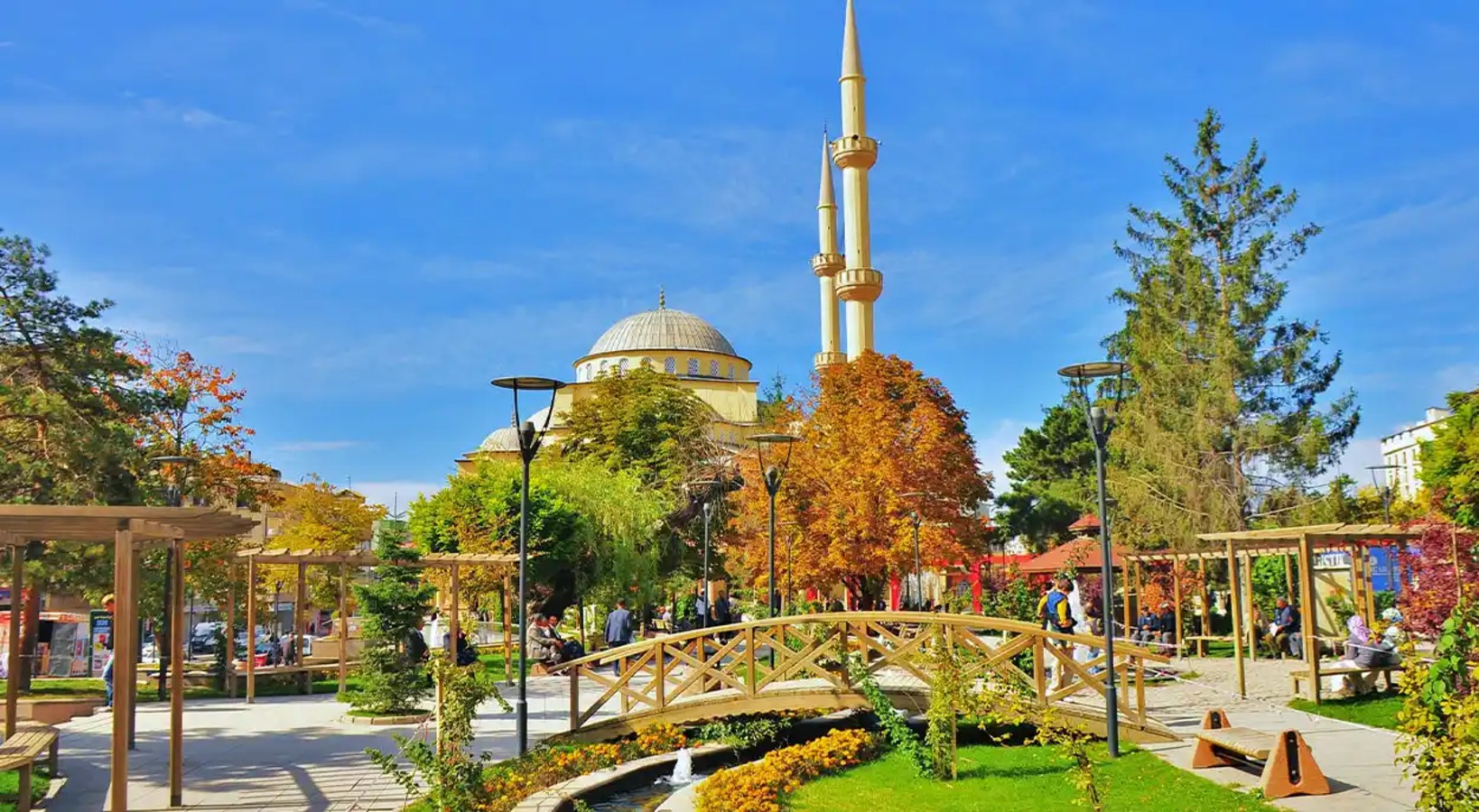 جاهای دیدنی وان در ۱۴۰۵؛ غیر از خرید کجا برویم؟