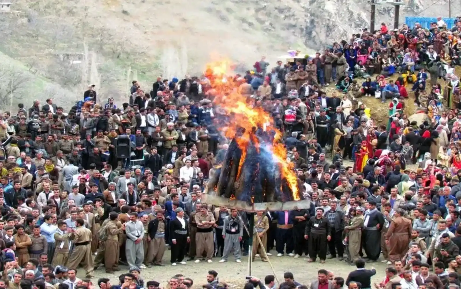 بررسی آداب و رسوم مردم کردستان در جشن نوروز و آیین کهن